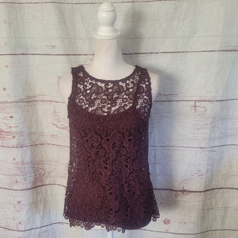 White House Black‎ Market Sleeveless Lace Overlay Top Size Small NWT